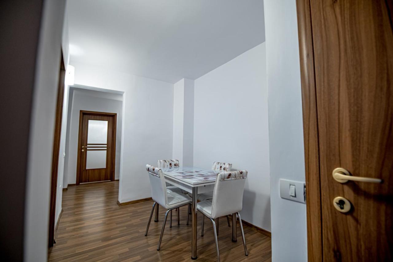 Apartament 3 Camere Royal บราชอฟ ภายนอก รูปภาพ