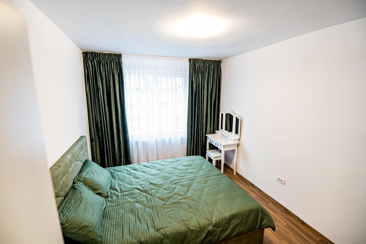 Apartament 3 Camere Royal บราชอฟ ภายนอก รูปภาพ